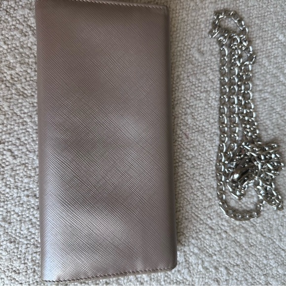 Salvatore Ferragamo Bow Wallet - Picture 6 of 6